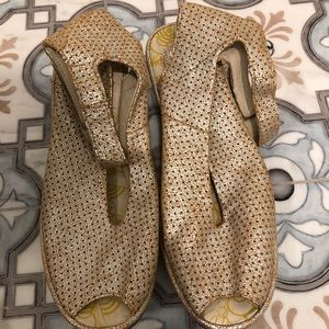 Shimmery Fly London Wedges (W 40)